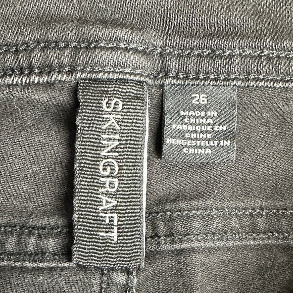 Skingraft Jeans SIZE 26 EUC. Part of the Ann Heche Estate - Picture 3 of 6
